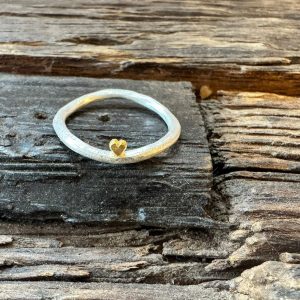 Silberring geschwungen mit Feingold Herz